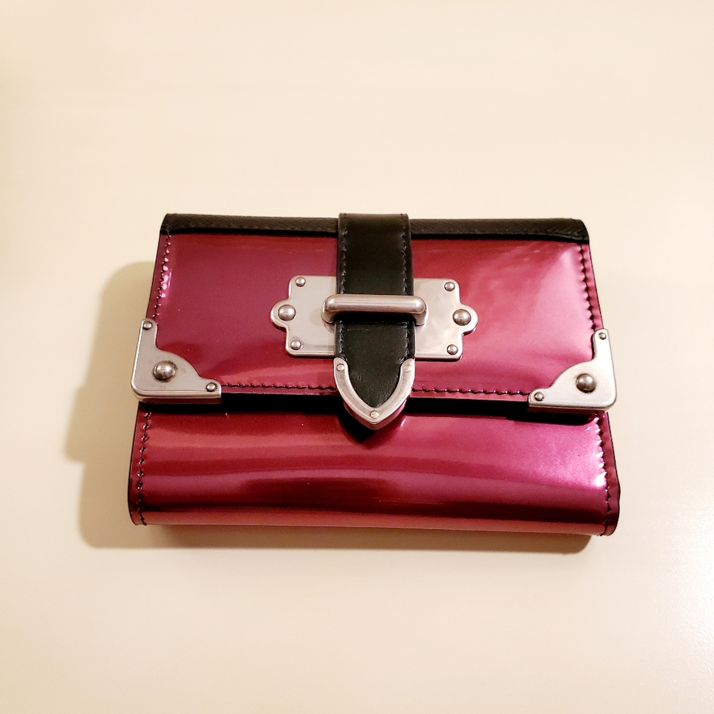 Prada Patent Leather Womens Wallet (NEW)
